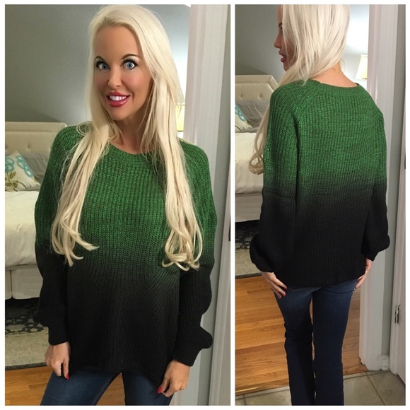 ❤️LAST 1! Stunning Green/Black Ombré Sweater! - Picture 2 of 5